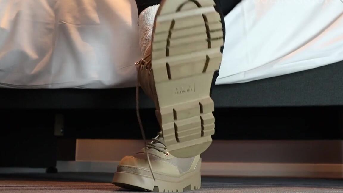 Footsiegalore Onlyfans I Rushed Around The Town For Last Minute Snacks And Decided To Film Taking Off My Boots Because