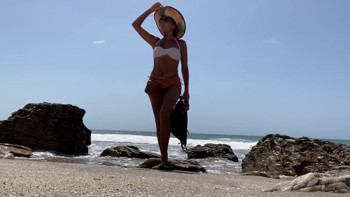 Mistress V Black Nicknamed Mistressvblack Onlyfans Beautiful Sunny And Beach Day In Jeri