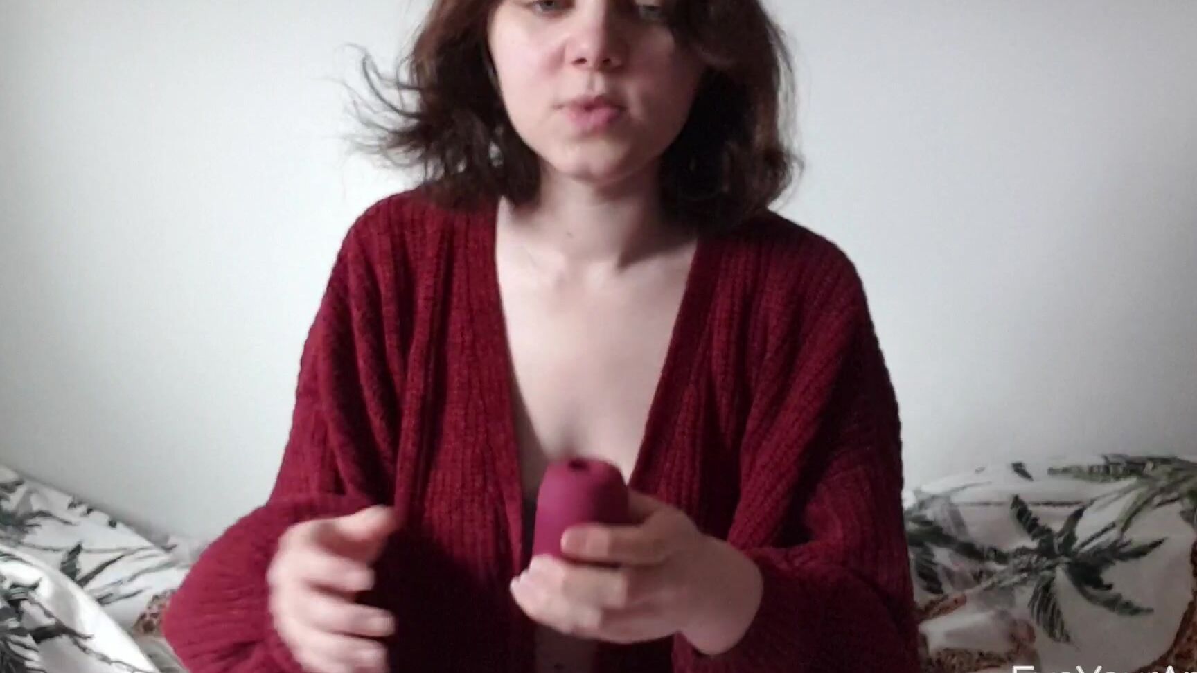 "EveYourApple" masturbation, teens (18+), toys, vibrator, reviews Satisfyer Curvy 1 Toy Review manyvids