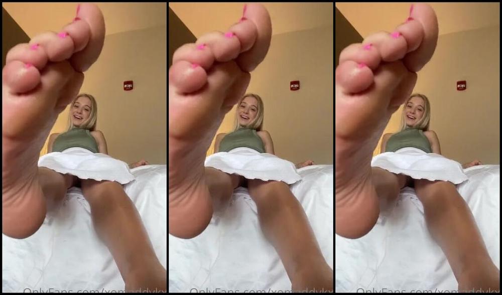 Goddess Kaylee Aka Xomaddykxo Onlyfans Do You Wanna Sniff My Stinky Soles I Ve Been Walking In My Heels Allllll Day I Wish You Could Massagp