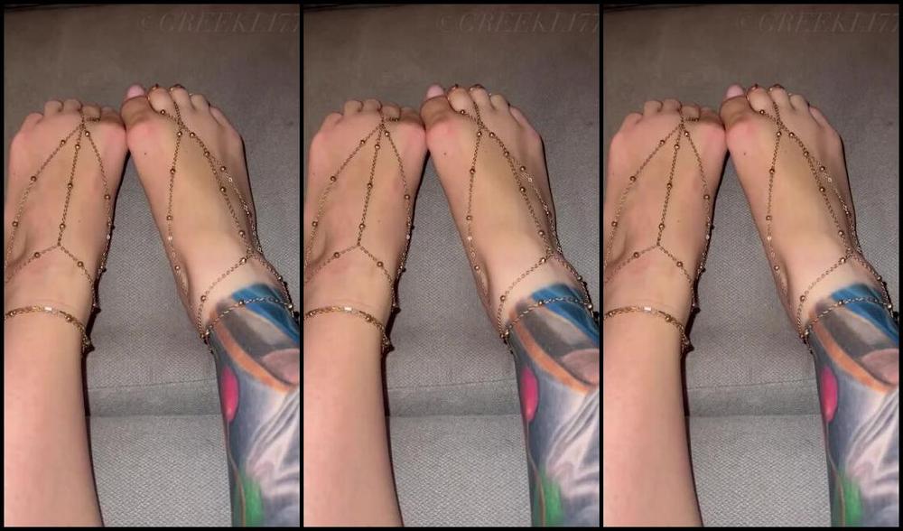 Greek Goddess Li Aka Greekli77 09 02 2024 Onlyfans Video Seeing My Pretty Toes Wrapped In This Jewelry Makes U Feel All Hot And Bothered Doesnt