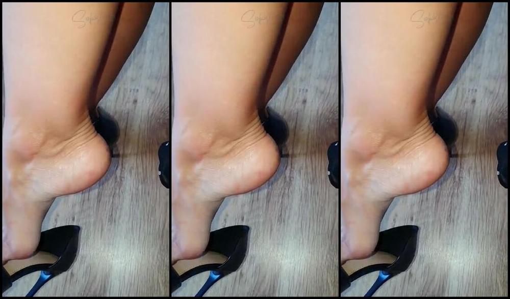 Sofiastoe Aka Sofiastoes Onlyfans Because I Enjoy Watching You Touch Your Self I Know Youre Not Capable Not To When It Comes