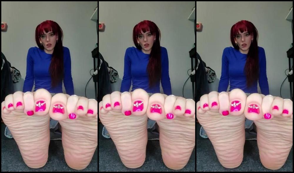 Miss Behavin Aka Misbehavedxoxo Onlyfans Smell My Stinky Sweaty Feet They Get So Sweaty In These Flats Nw