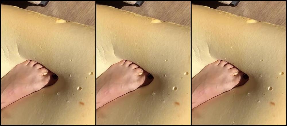 Caliupe Feet Nicknamed Caliupe Feet Foot Fetish 06 09 2024 Onlyfans Video Pisando Em Voce Stepping On You