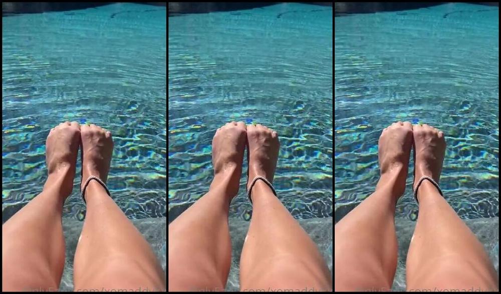 Goddess Kaylee Aka Xomaddykxo Onlyfans Soaking My Feeties In The Poolp