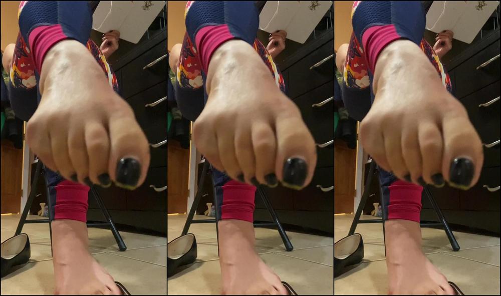 Servinggaia Shoeplay With Flats