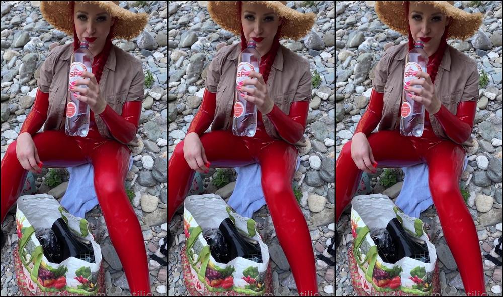 Mfetilicious We Went Hiking In Minerve What A Beautiful Place Beautiful Nature I Wore My Red Bi