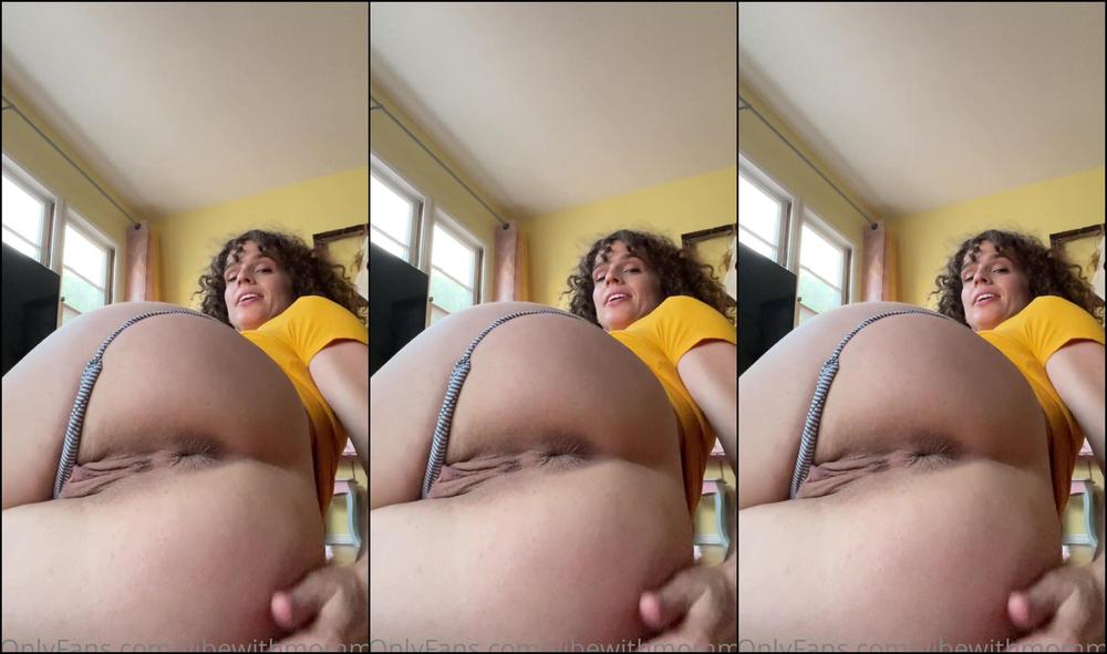 vibewithmommy-21-01-2022-2335149015-let-s-get-a-little-kinkier-in-the-living-room-shall-we-my-man-s-coming-home-finally-