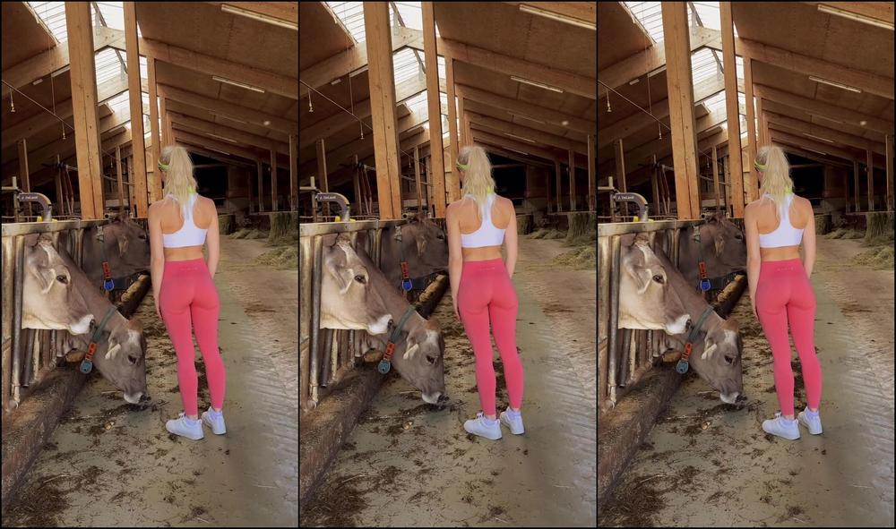 Peyton Kinsly 2124684971 06 01 2021 Hanging Out With My Friends