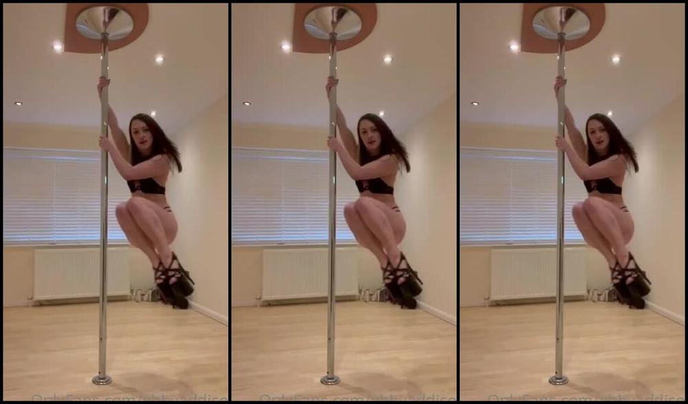 Abby Addison Nicknamed Abbyaddison Onlyfans 10 08 2021 Happy Friday Haven T Been On My Pole For A While So Thought I Would Give You