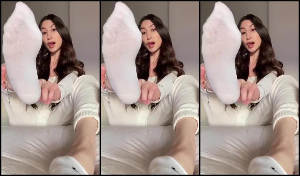 Nicholeivory Onlyfans Watch Me Remove My Sweaty Socks