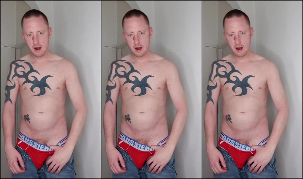 Tomtompics I Use The Term Very Loosely Here Flexing And Wanking In Some Aussiebum Undies