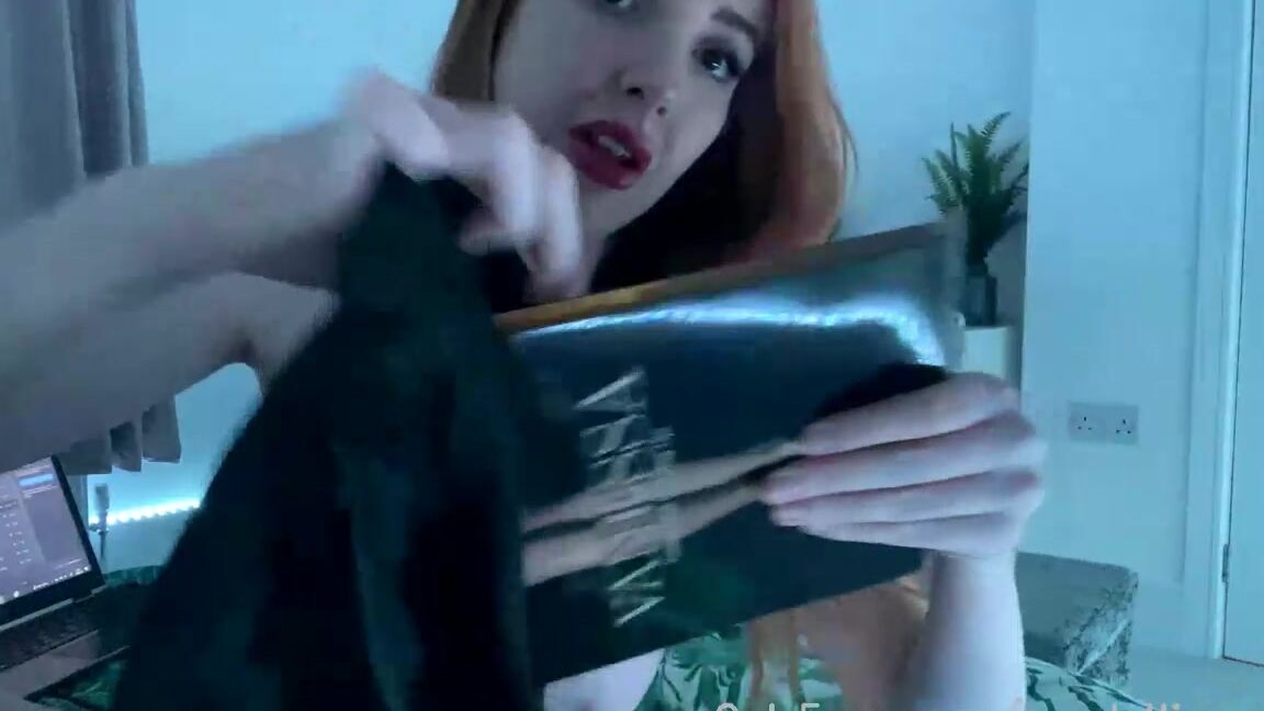 scarlettjonesuk-11-09-2021-2218369192-stream-started-at-09-11-2021-09-11-pm