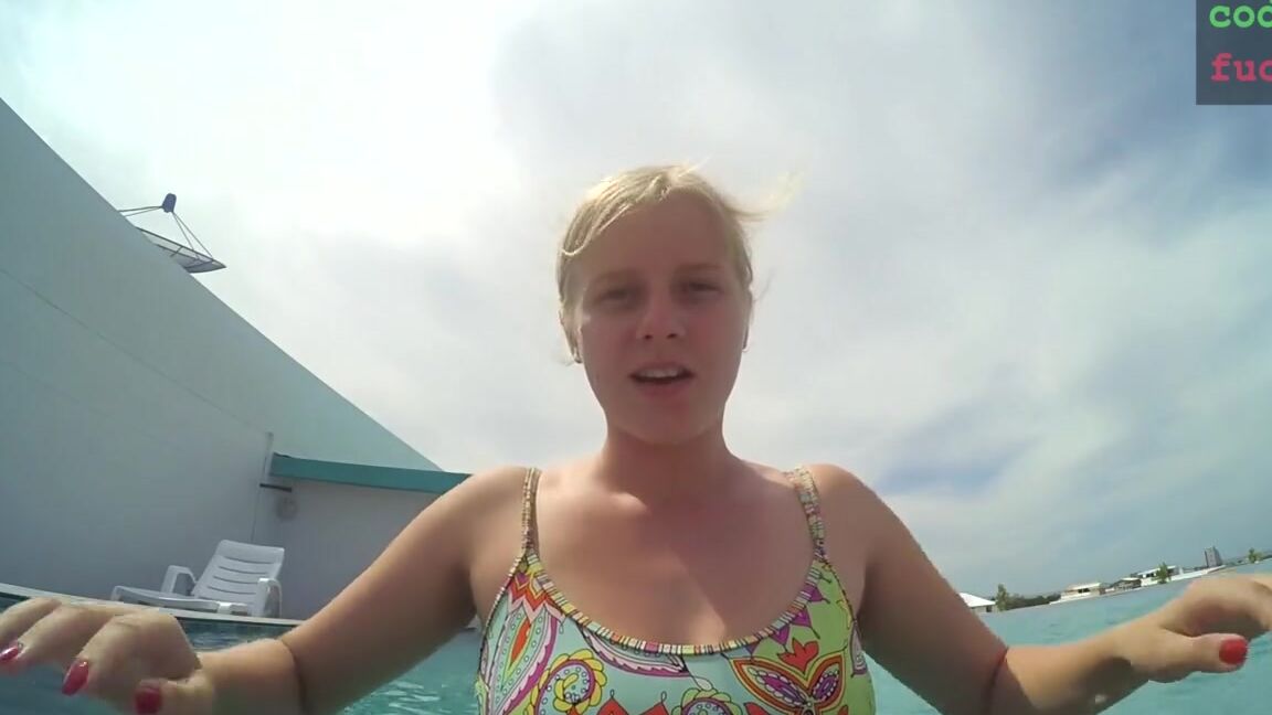 Codefuck В бассейне мастурбирует молодка и кончает под водой (Alexandra Codefuck) PornHubPremium