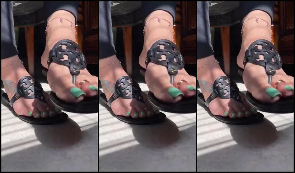 Deedeericanfeet Onlyfans For Those Who Wanted To C This Pretty New Pedi Now Here U Go Wit My Cute Tony Burch Sandals