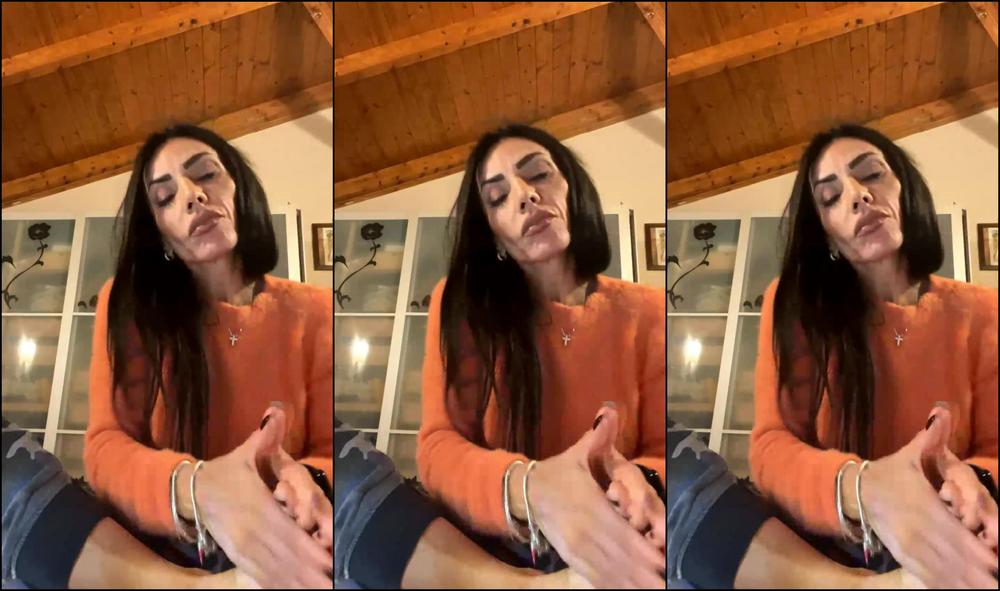 Ve Lo Foot Mask Socks On December