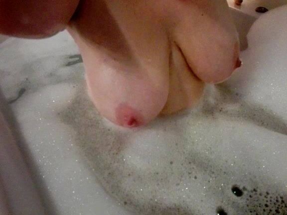 Bathtub Fetish,Big Boobs,Pussy Shaving,Shaving,MILF sandybigboobs bathing with sandybigboobs 2016 ManyVids