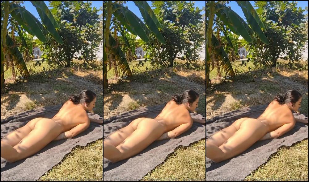 Lilah Samson When You Are Sunbathing And Get The Urge To Rub One Out