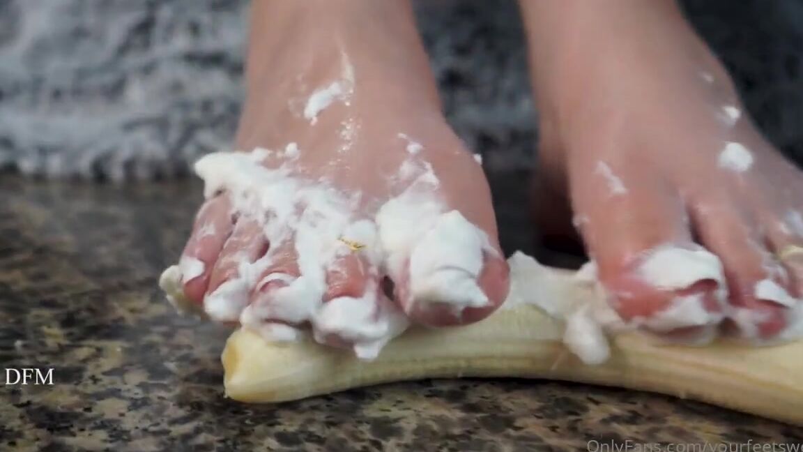 Sweetiestoes Aka Yourfeetsweetie Onlyfans Cum See Us Make A Big Messi Bet You Wish You Were This Banana You Bad Boy You Need To Be Smush