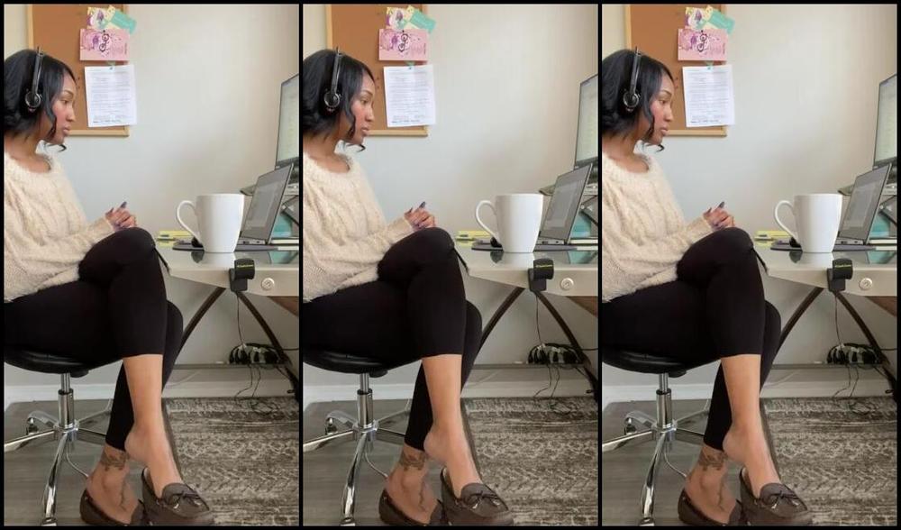 Nicholesole Onlyfans Shoe Play While Listening To A Microsoft Teams Work Meeting 1P