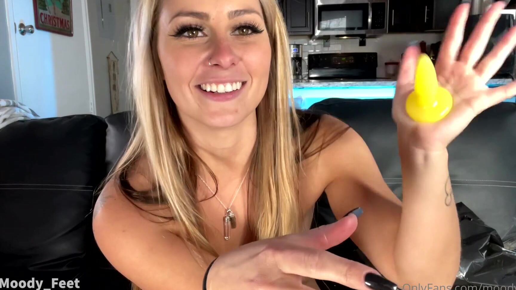 moodyfeet-01-01-2021-1998938325-i-went-to-the-naughty-store-here-s-a-little-show-off-of-what-i-got