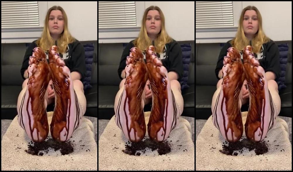 Nikkisoless Onlyfans Ooops I Made A Mess Can You Help Me Clean It Up With Your Mouth