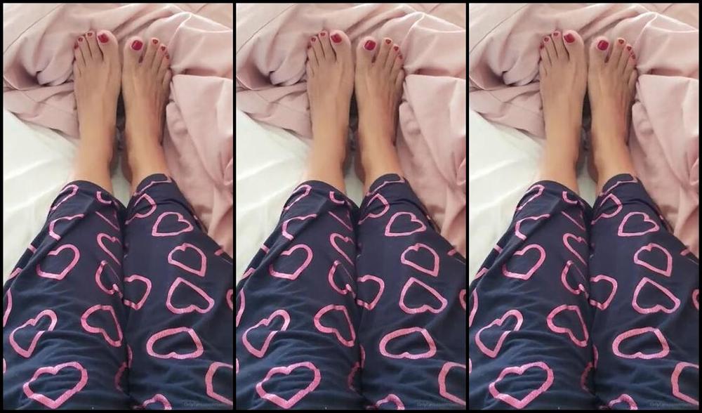 Miss B Nicknamed Missb52S Onlyfans 10 02 2019 My Lovley New Nail Colour