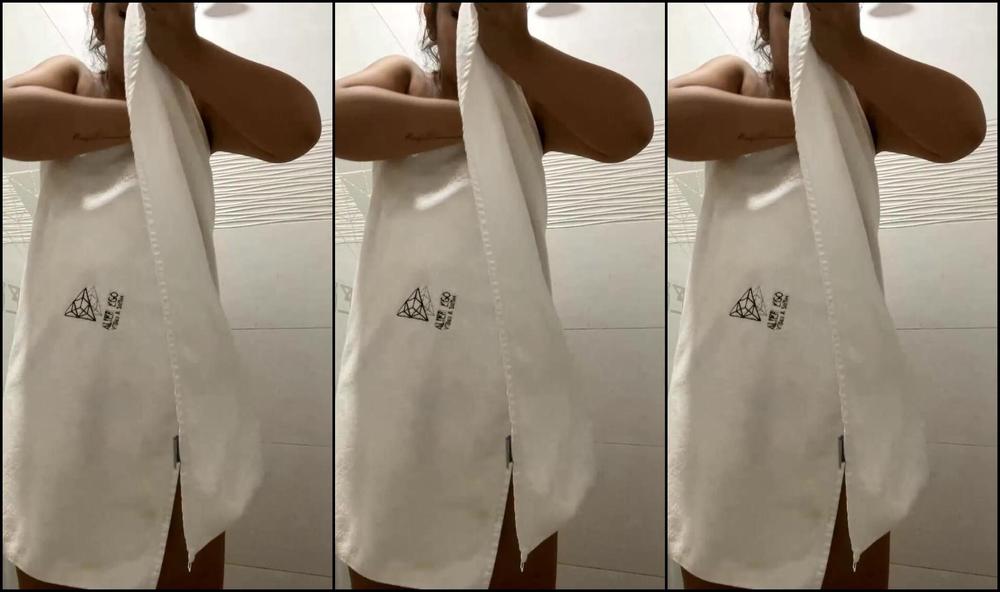 Elizabethmarquez Stream Started At Pm Acomp Ame Mientras Me Ba O Y Me Arreglo