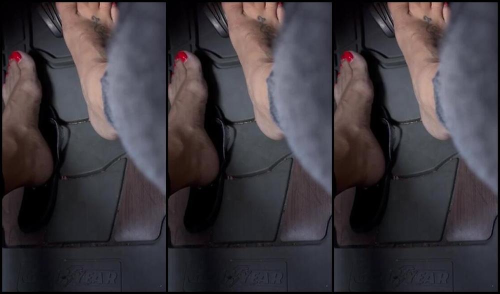 Goddessmonica00W Foot Fetish 10 01 2024 Onlyfans Video Red Toed Barefoot Pedalingp