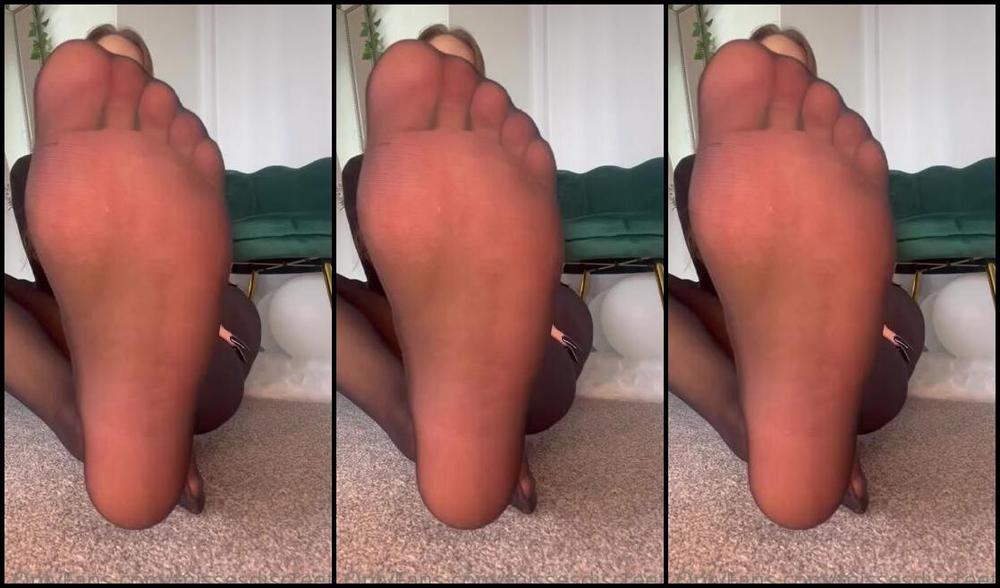 The Queen Of Sole Aka Missesdiscreets Onlyfans Wouldn T You Love It If I Was Your Pantyhose