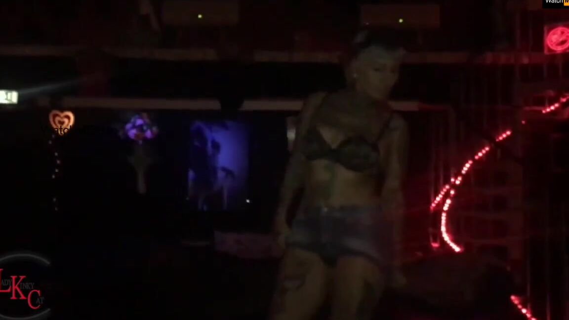 Cat Coxx 18.04.21  Mein erster Blowjob im Pornokino MyDirtyHobby