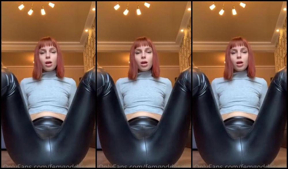 Femgoddesskira Onlyfans Lick My Feet Obediently