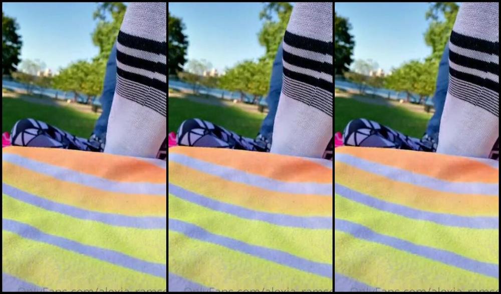 Alexia Ramsey Onlyfans Sock Removal At The Park I Wish I Could Post Peoples Reactions When They Walk By Me Or Are Near