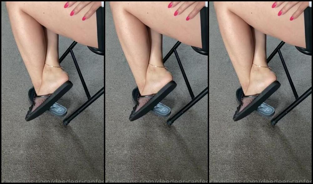 Deedeericanfeet Onlyfans As Requested In This View And Black Mesh Slippers And Some Dangling