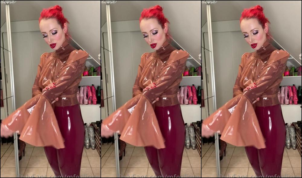 Mfetilicious Getting Dressed Up For My Livestream With Latex Lady P On Wednesday I M Wearing A Plum