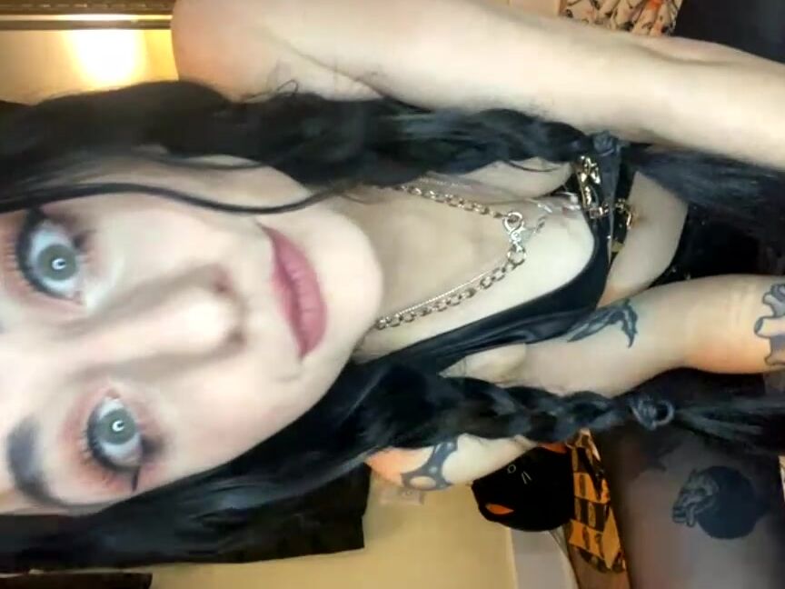 Suicidegirls Stream Started At Am Going Live With Wednesdaya Sg Now Come Hang Out