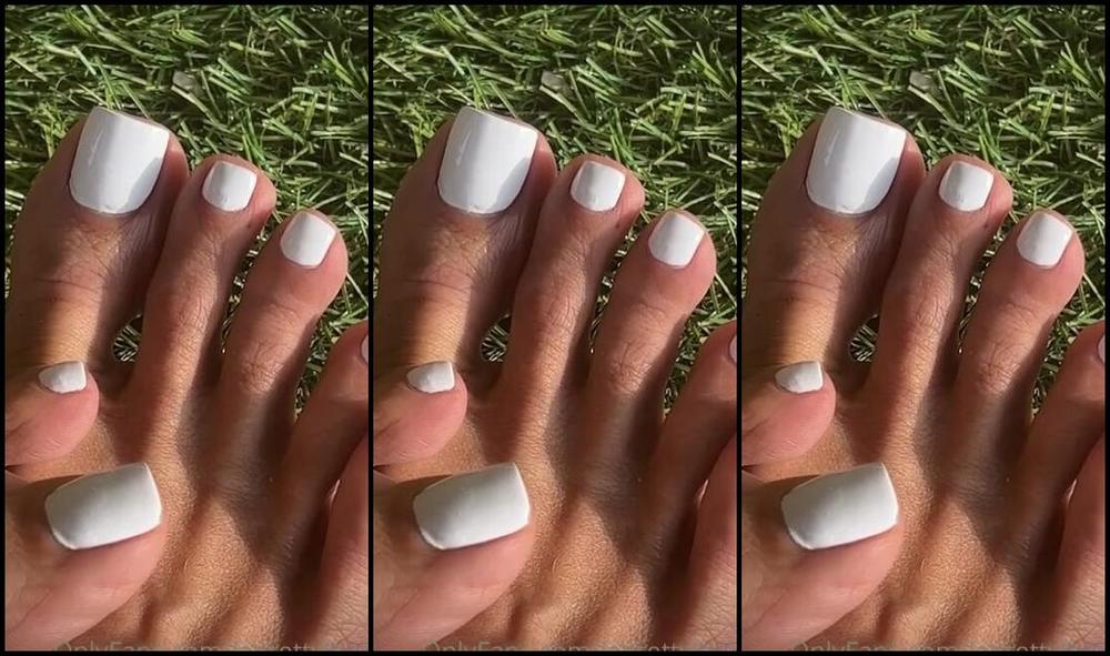 Laprettyfeet4 Nicknamed Laprettyfeet4 Onlyfans Would You Suck Or Lick What Would You Put In Between Wrinkle Real Toes Yummm