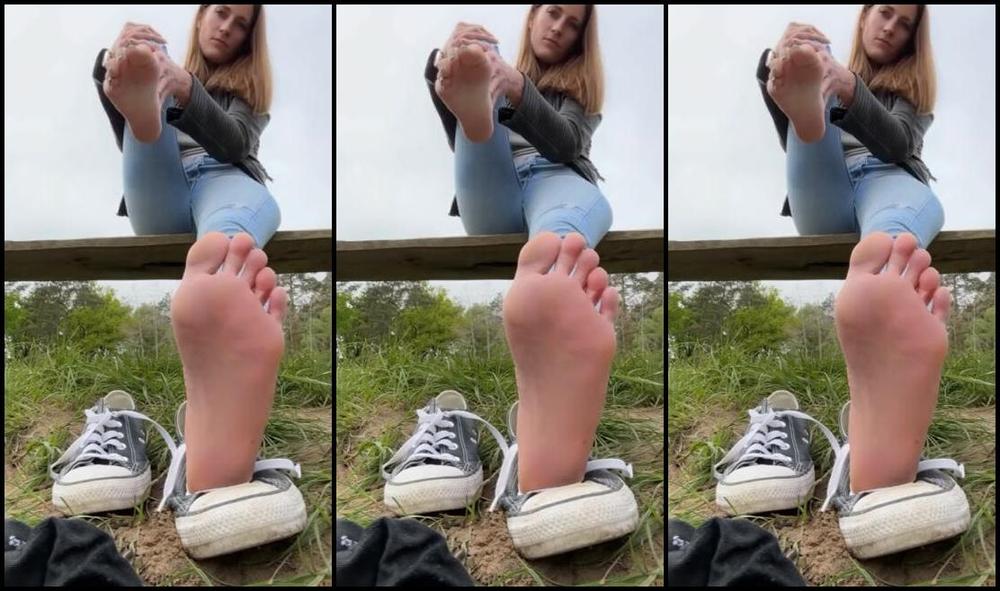 Indubiopronova Nicknamed Indubiopronova Onlyfans We Re Out And About And Theres Plenty For You To Do Again Like Always My Sneakers