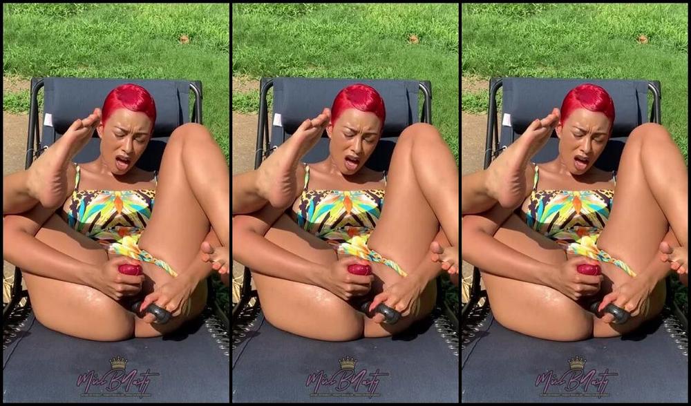 Missbnasty Onlyfans I Was Outside Enjoying The Sun And My New Book When I Got Super Horngry For Some Double Penetration Gywp