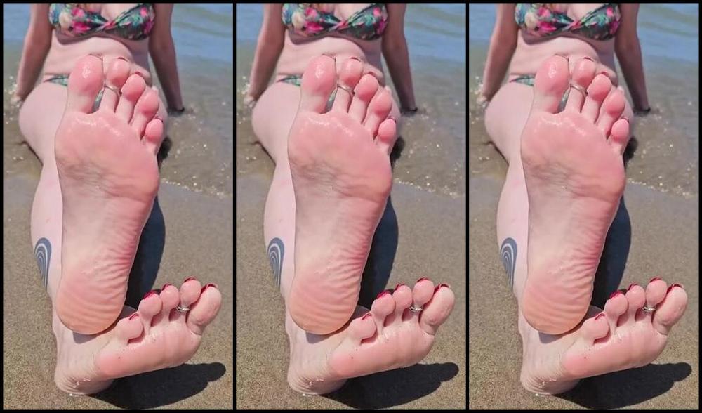 Olga Infinity Aka Olganovem Onlyfans Finally I Got To The Sea Somewhere Near Naples