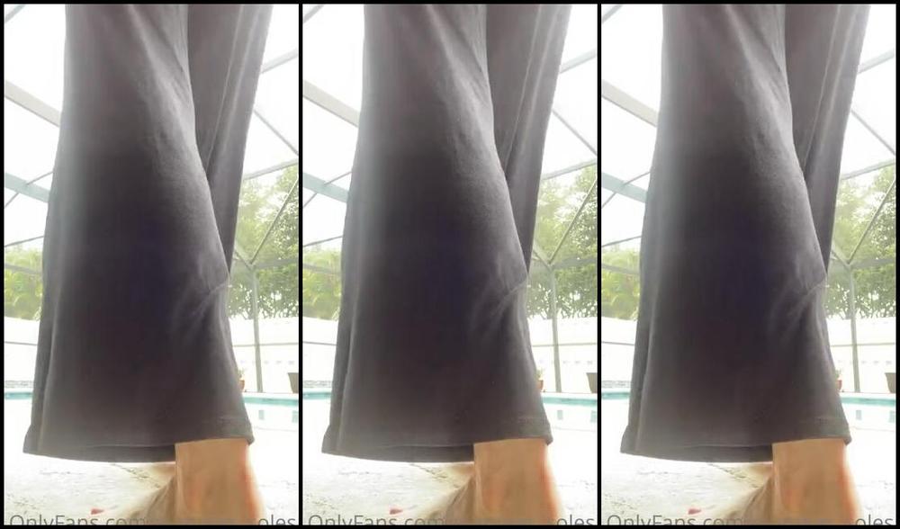 Summer Solesis Nicknamed Summer Solesis Onlyfans Just Waiting For The Rain