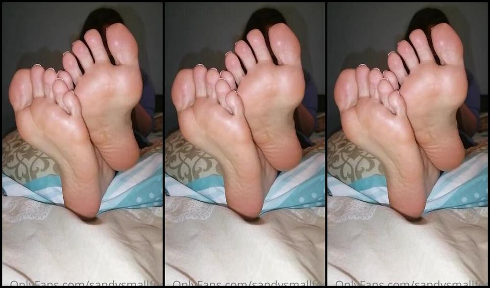 Mica Sandy Nicknamed Sandysmallfeet Onlyfans New Ignoring Video Are You Staring At My Soles