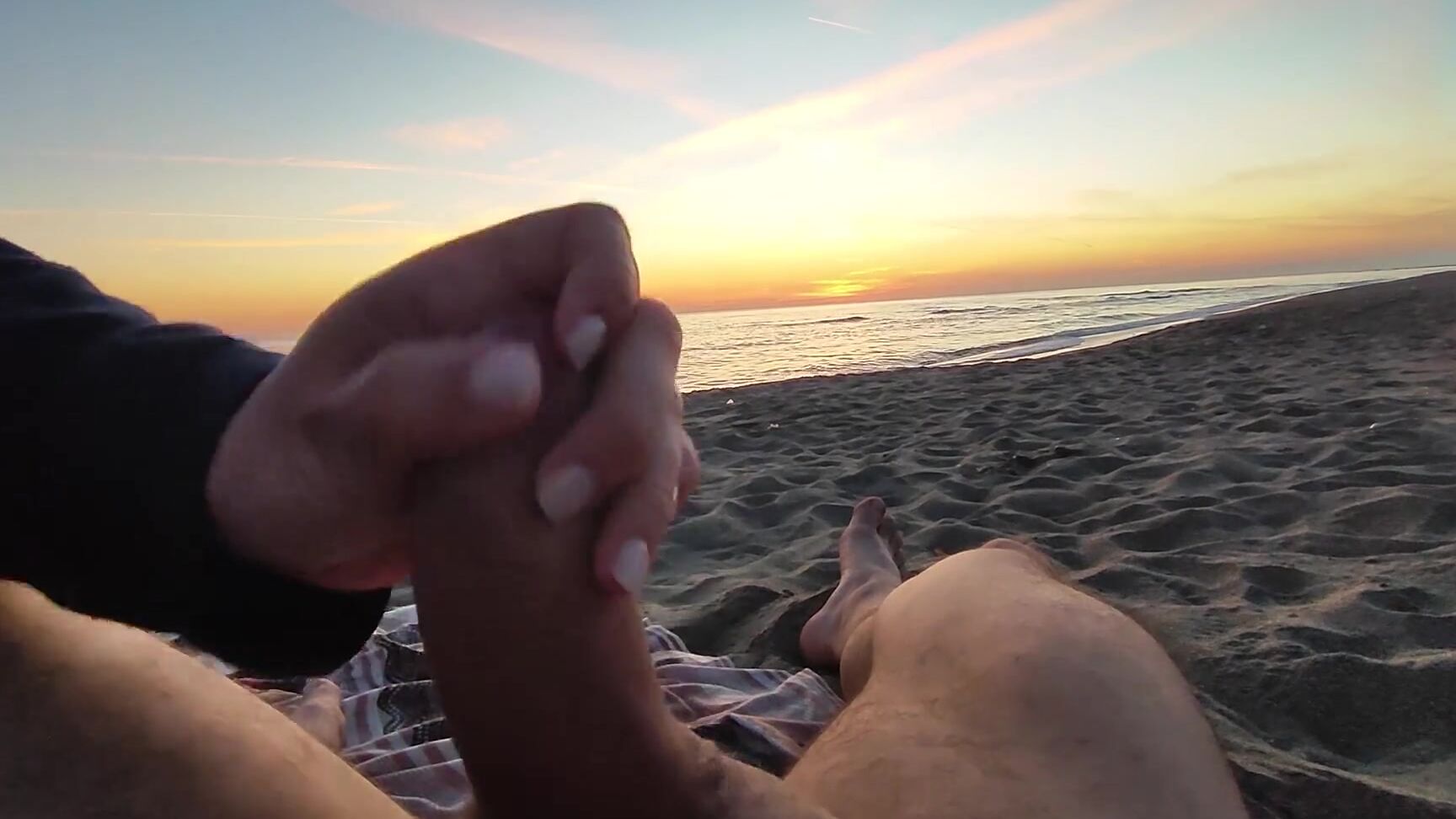 Светит Моим Членом Перед Моей Падчерицей На Закате На Общественном Пляже И Она Помогает Мне Кончить Pornhub Com