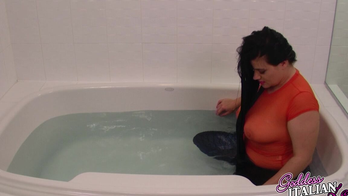 Italianlace Floating And Dunking My Long Hair