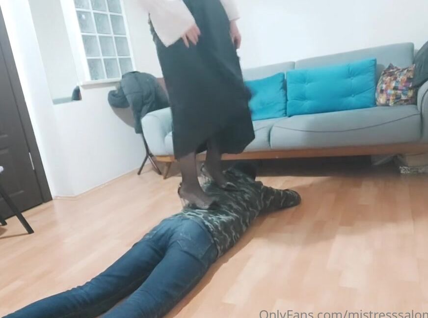 Queen Salome Onlyfans Veeee Bomba Gibi Trample Videosu Ezildike Ezildi Kle Altmda Kemiklerinin Trtsn Duydukap