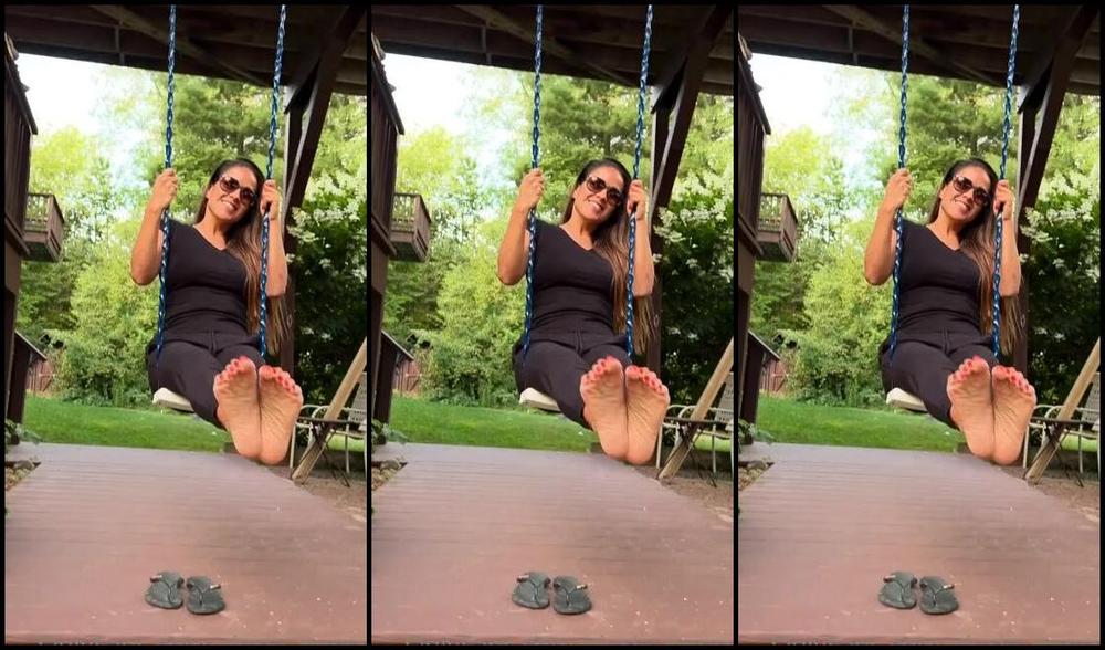 Alexia Ramsey Onlyfans You Just Sit Right There And Catch My Soft Wrinkled Soles With Your Face Or Your Cock The Color