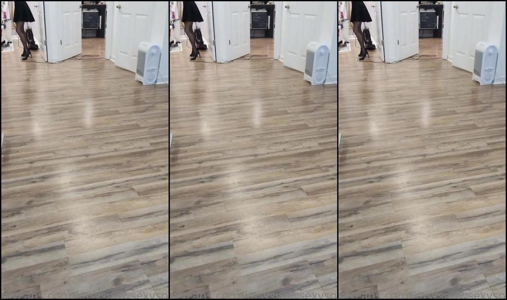 Kasysnowpremium Still Cleaning The Floor