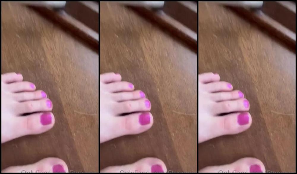 Nina Aka Fityoginina Onlyfans Rambly Life Update Please Also Vote On Mail Color Because I Need To Do My Toes Test Colors On My Axw