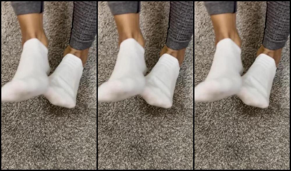 Stillsinning Nicknamed Stillsinning Onlyfans After My Super Sweaty Gym Workout Tell Me Baby How Bad You Want My Dirty Sweaty Socks 2