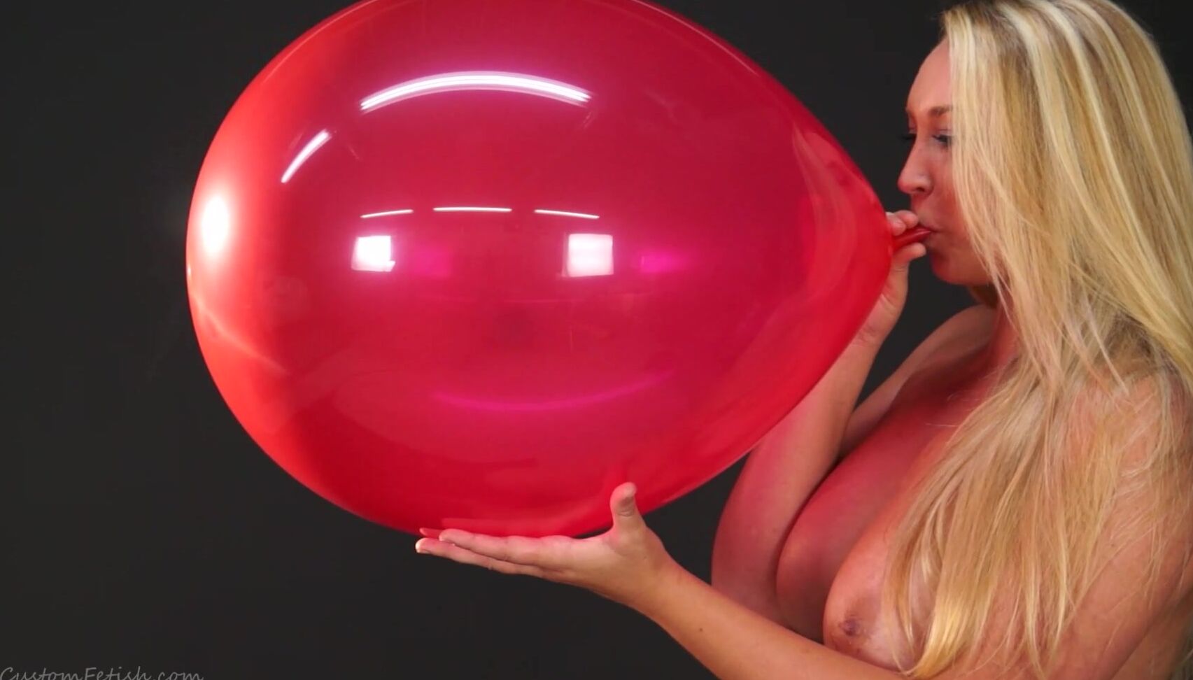 Custom Fetish Elles Balloon Blow To Pop